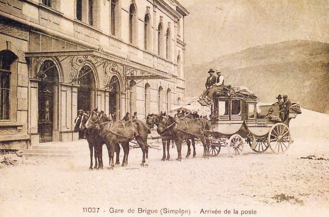 Der Nachbau des Briger Bahnhofsgebäudes. Ab hier gelangte man mit der Postkutsche auch zum Grandhotel in Gletsch.