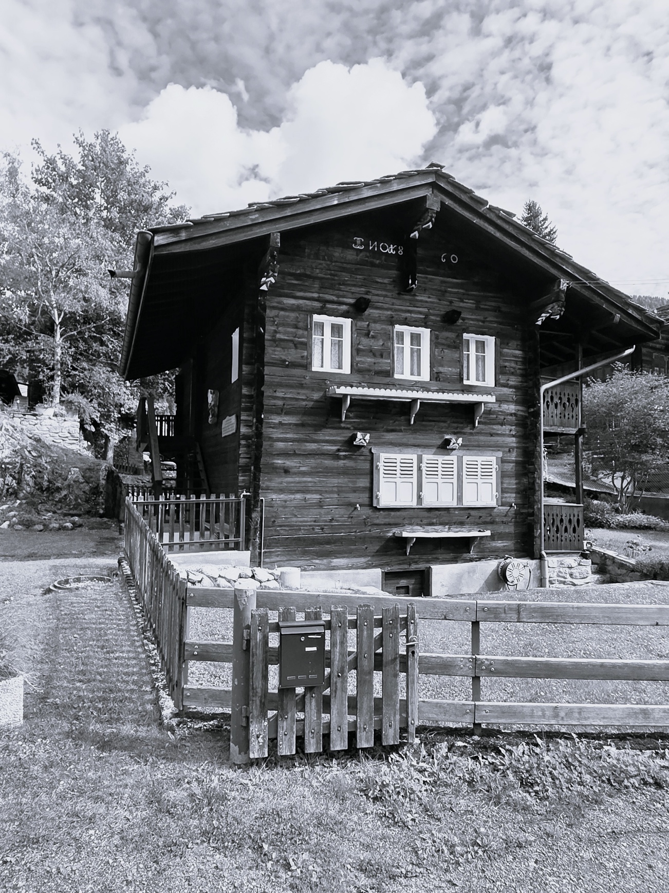 Das 1860 von Anton Eggel erbauten und eine Zeitlang als Wirtschaft genutzte Haus in Blatten (heutige Aufnahme).